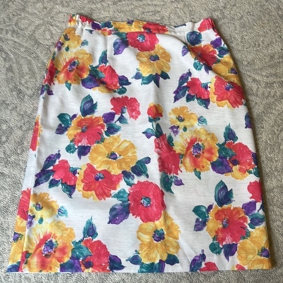 Vintage Floral Print Skirt Suit - Picture 5 of 7